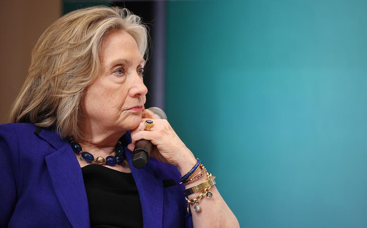 Клинтон призвала вызвать на допрос Трампа из-за его связи с Эпштейном