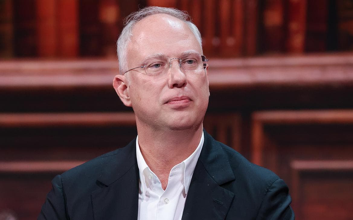 Песков заявил, что не знает, находится ли Дмитриев в Женеве