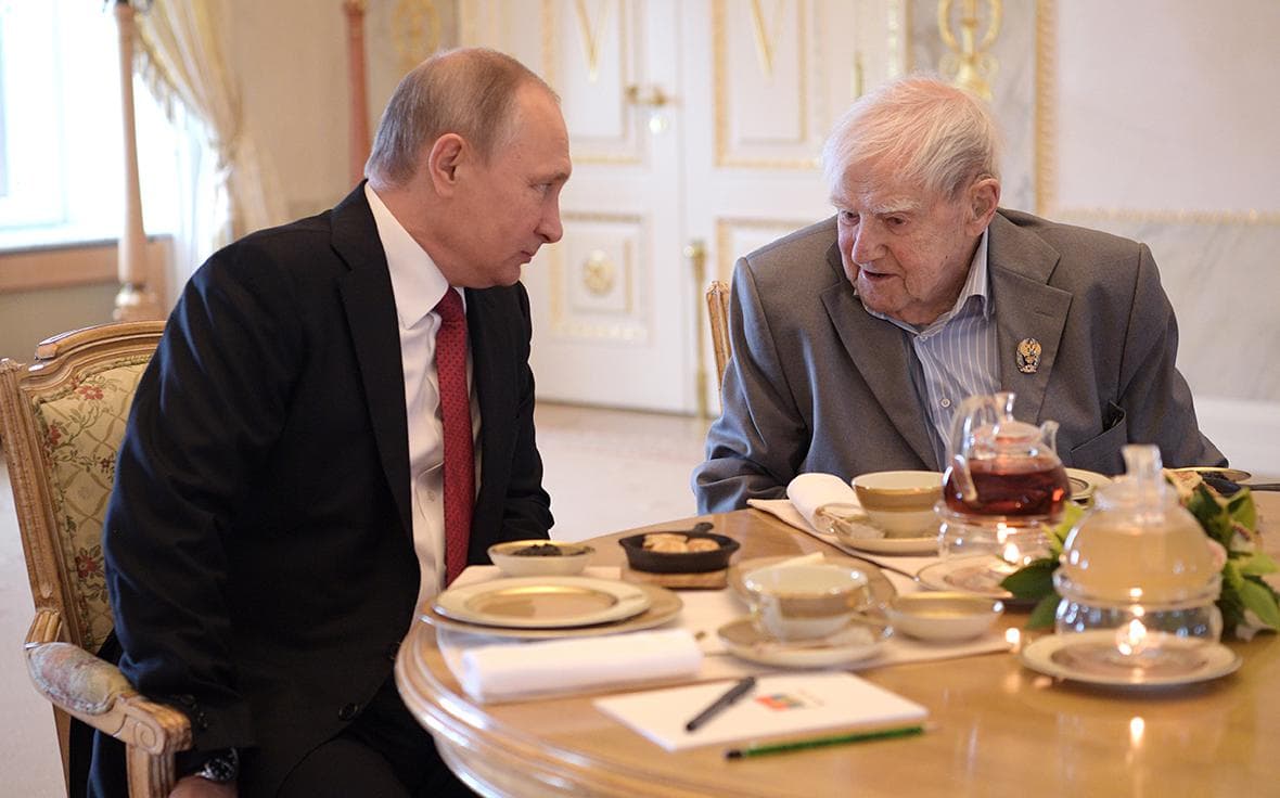 Путин вспомнил последний разговор с писателем Граниным