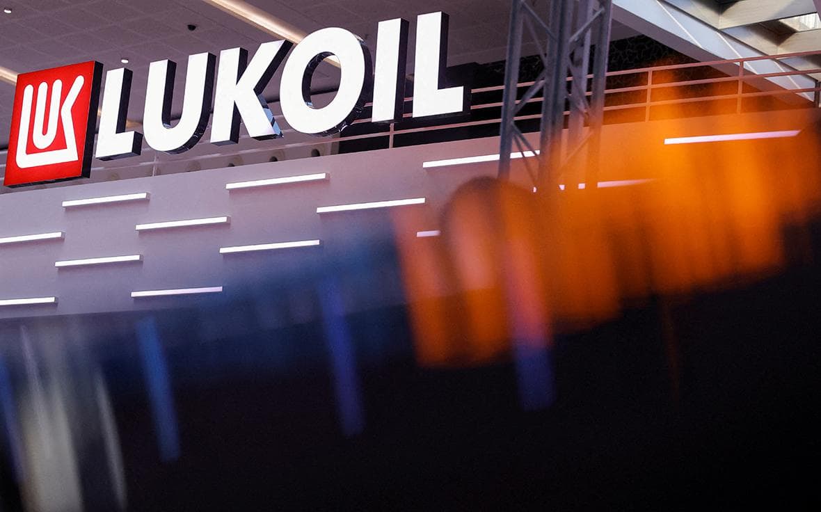 Reuters узнал, что США замедляют продажу активов ЛУКОЙЛа для давления
