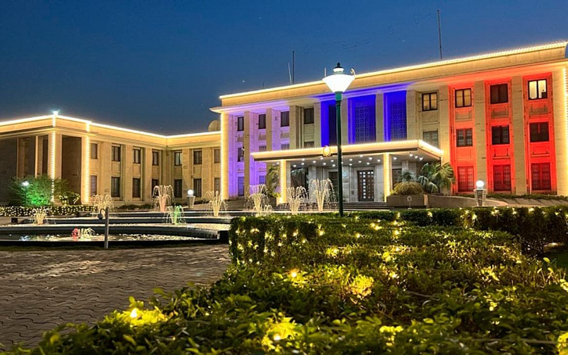 Власти опровергли отказ от работы с российскими страховщиками в Индии