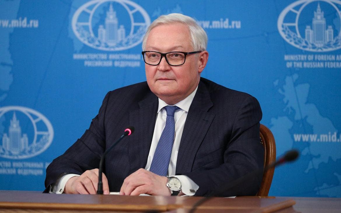 Рябков заявил, что Россия не будет обращаться к США по ДСНВ