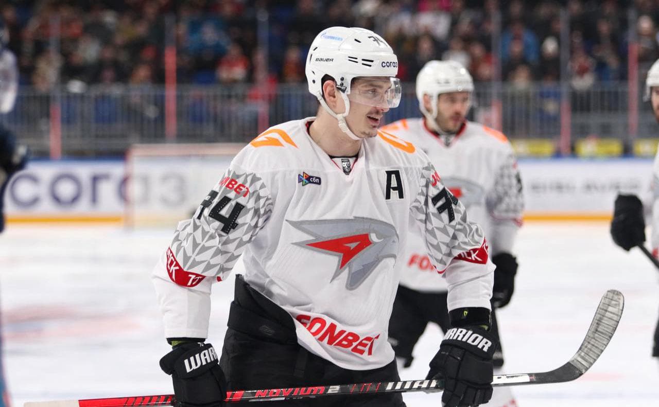 «Авангард» обыграл «Спартак» в матче КХЛ благодаря дублю Прохоркина