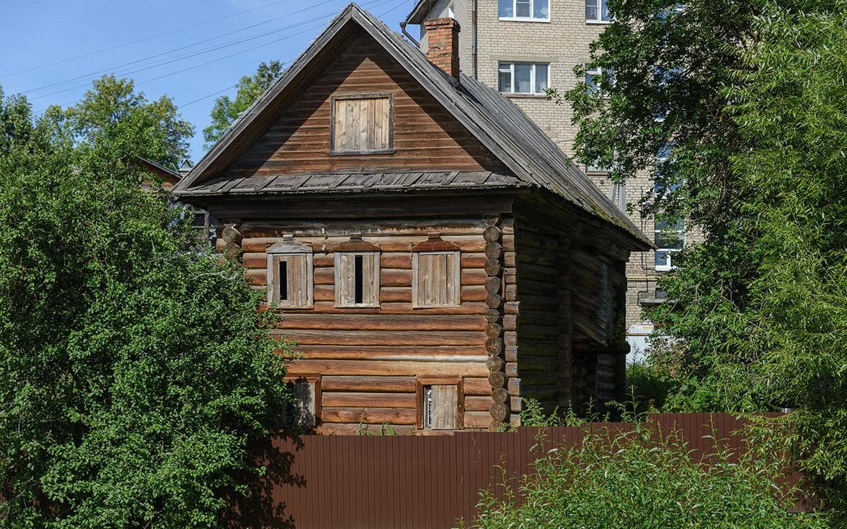 В Угличе выставили на торги памятник деревянного зодчества XVIII века