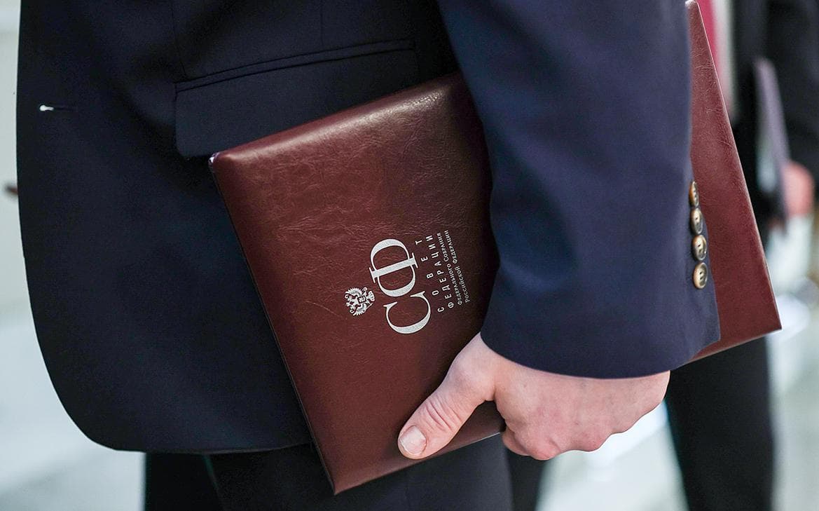 Сенаторы призвали парламенты расследовать кейс о ядерной бомбе для Киева