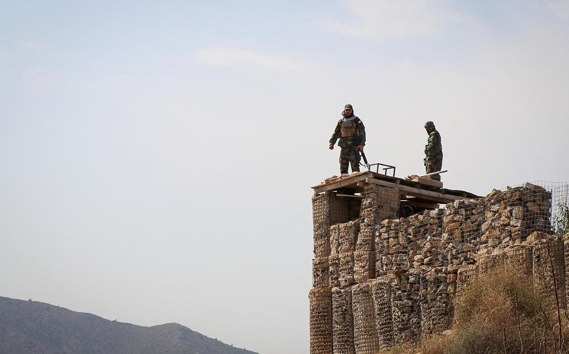 Афганский телеканал сообщил о возобновлении боев на границе с Пакистаном