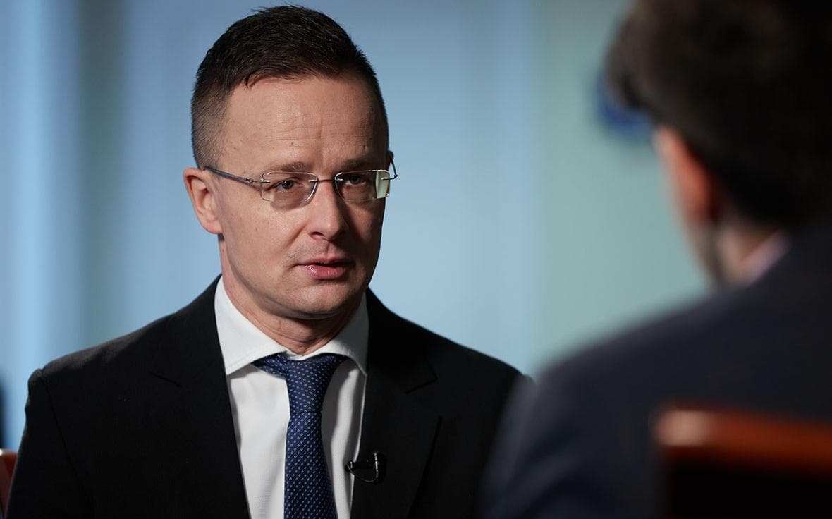Сийярто заявил, что Киев признал политические причины остановки «Дружбы»