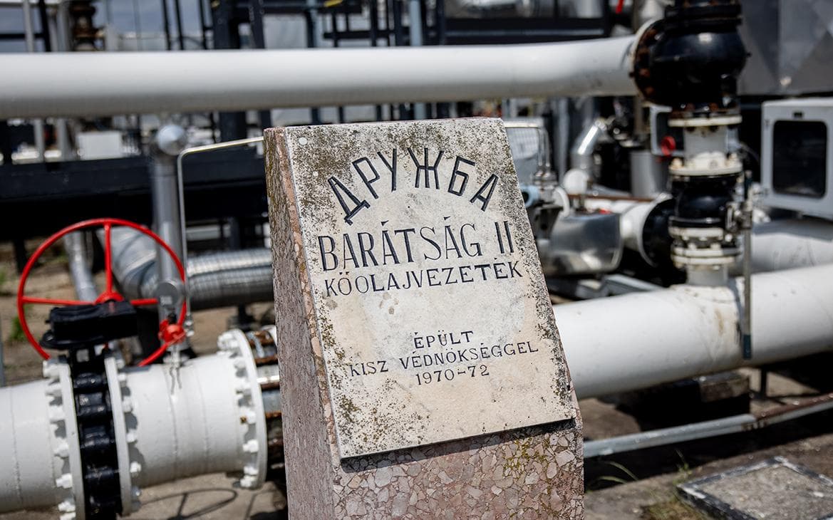 Британия временно вывела «Дружбу» из-под санкций