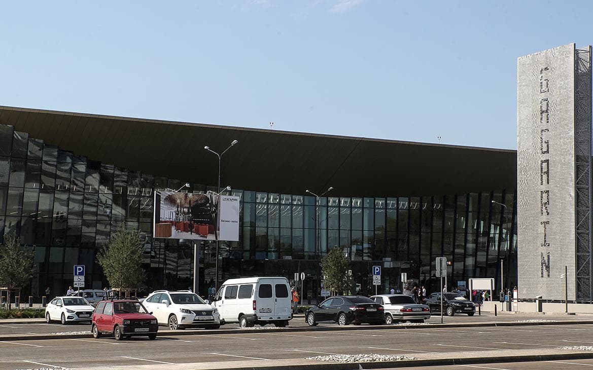 Восемь российских аэропортов закрыли для полетов