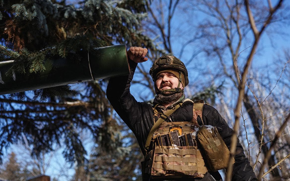 Зеленский поручил разработать новый план обороны Украины