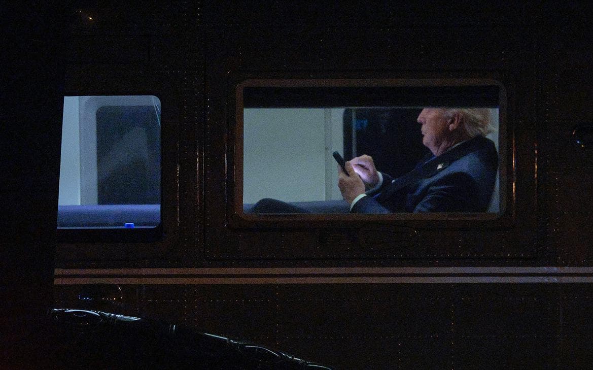 Трамп удалил видео с Бараком Обамой и его женой в образах обезьян