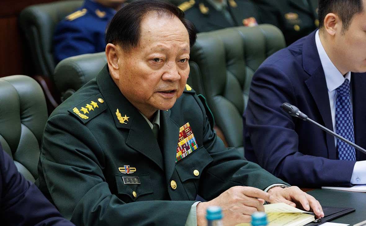 В Китае девять генералов пропали из списка депутатов перед важным съездом