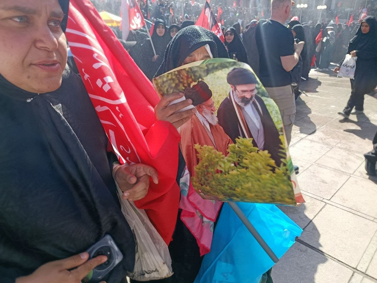 В Тегеране провели коллективную молитву по Али Хаменеи