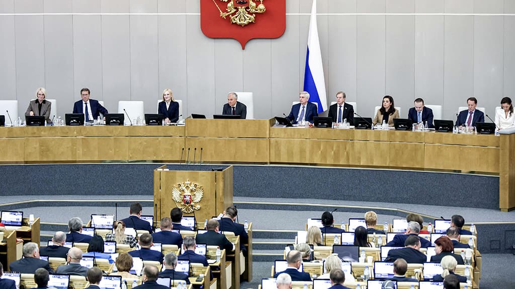Парламентские фракции обсудили долг перед Родиной