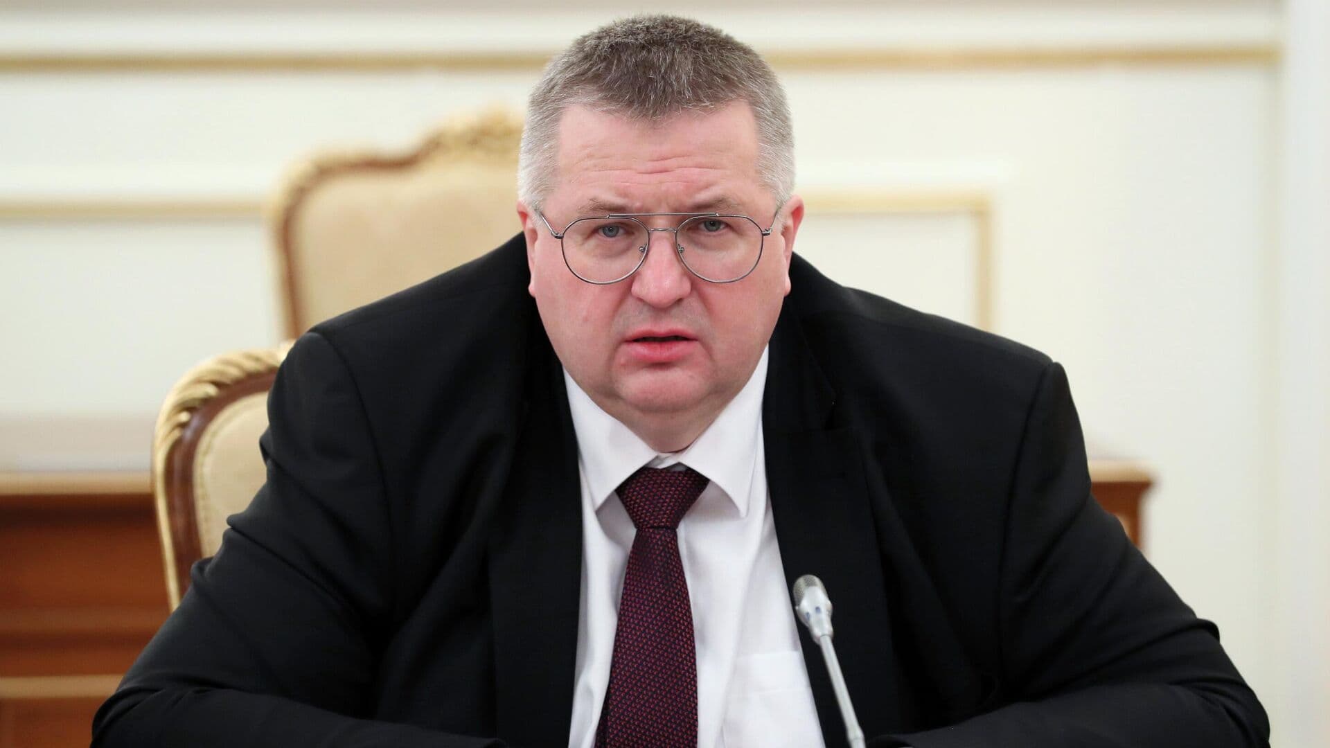 Армении придется выбирать между ЕАЭС и ЕС, заявил Оверчук