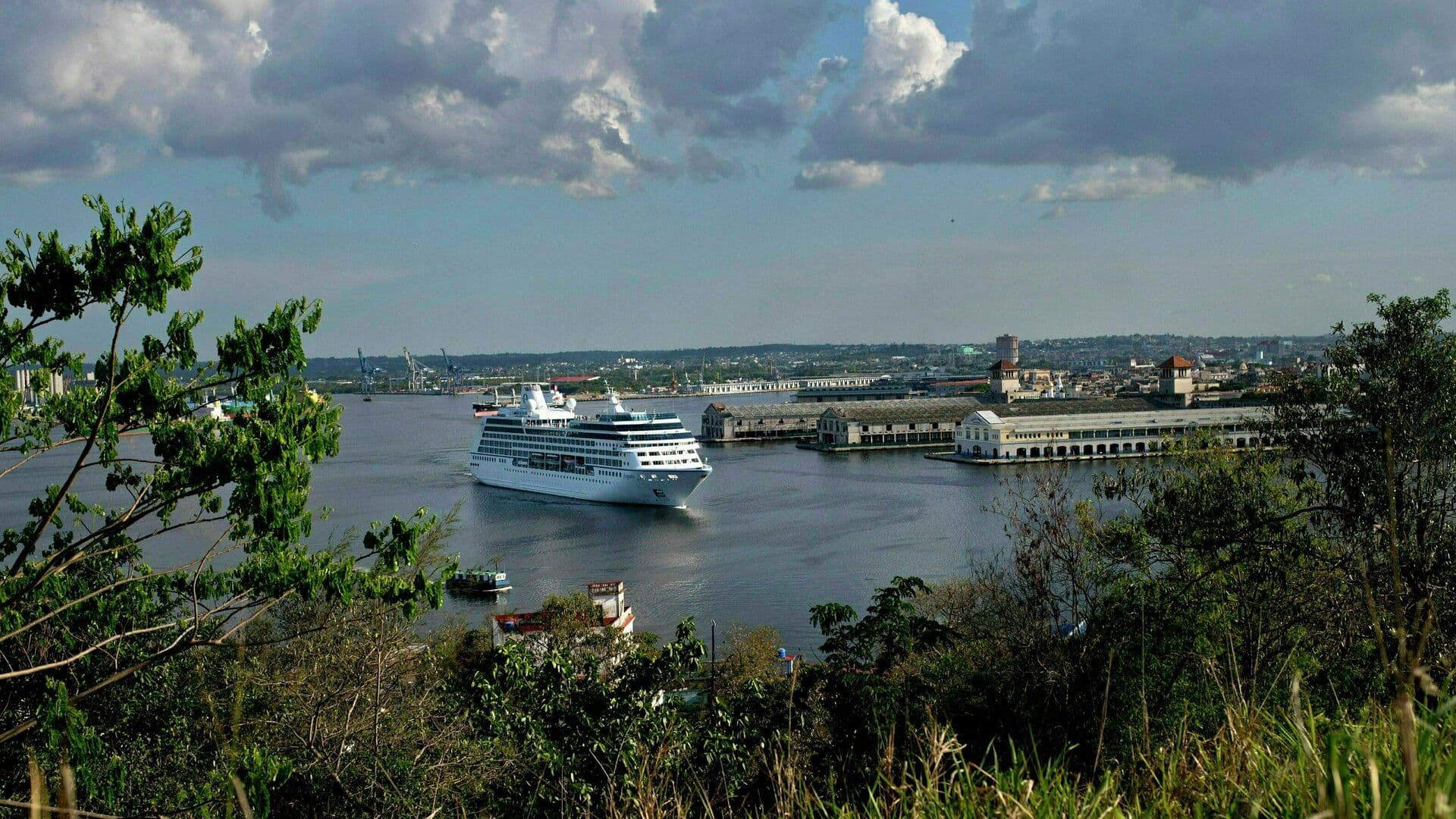 МВД Кубы допросило нападавших с катера под флагом США в водах республики