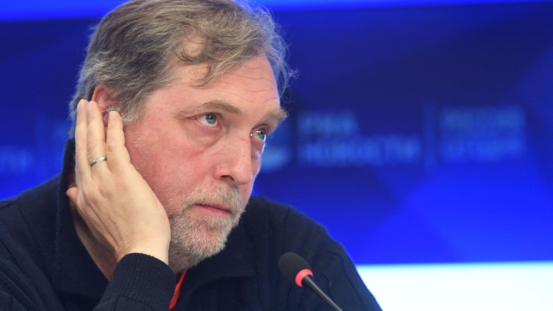 Путин присвоил звание заслуженного работника культуры Никите Высоцкому