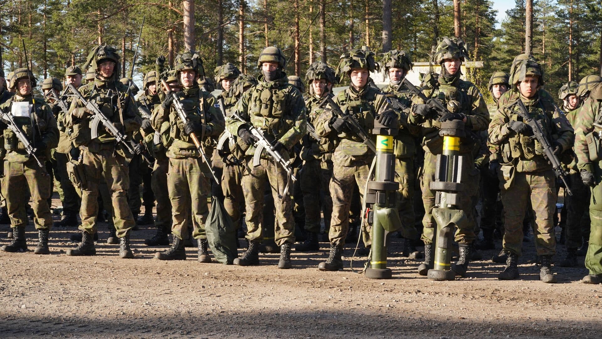 Финны увольняются из вооруженных сил, заявила активистка