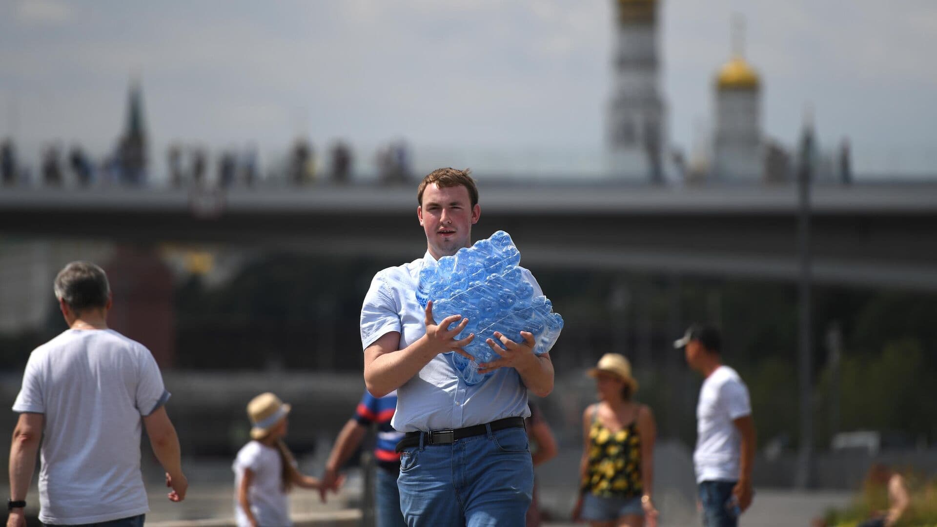 Москвичам пообещали 30-градусную жару на следующей неделе