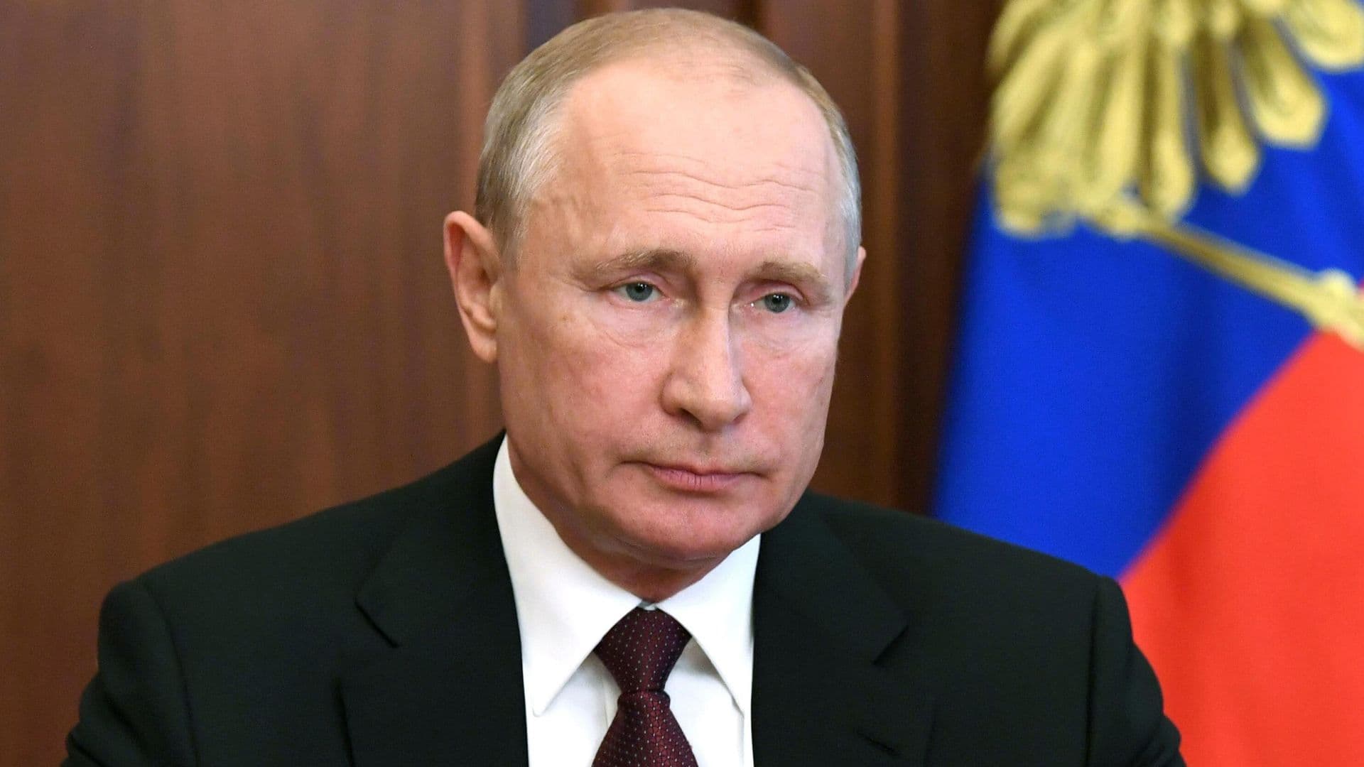 Участие в выборах является общим вкладом в победу России, заявил Путин