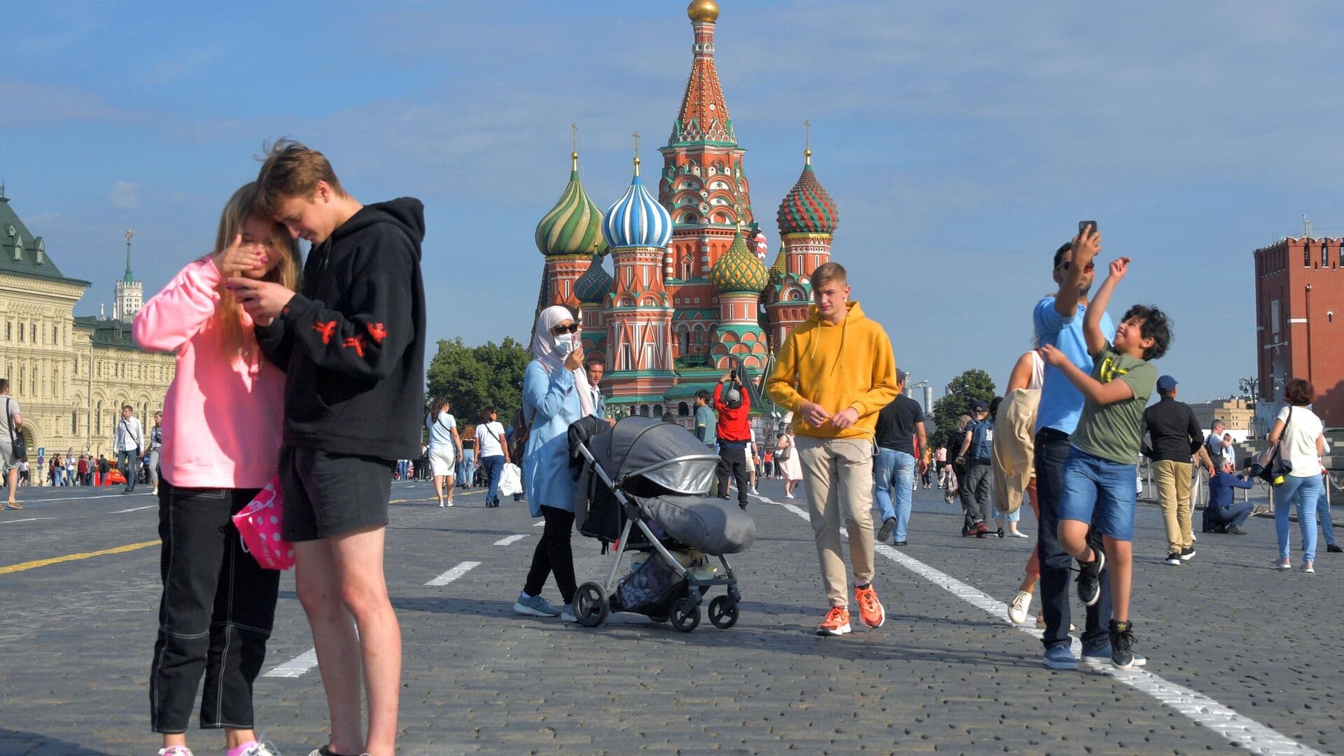 Москвичам пообещали летнее тепло на выходных
