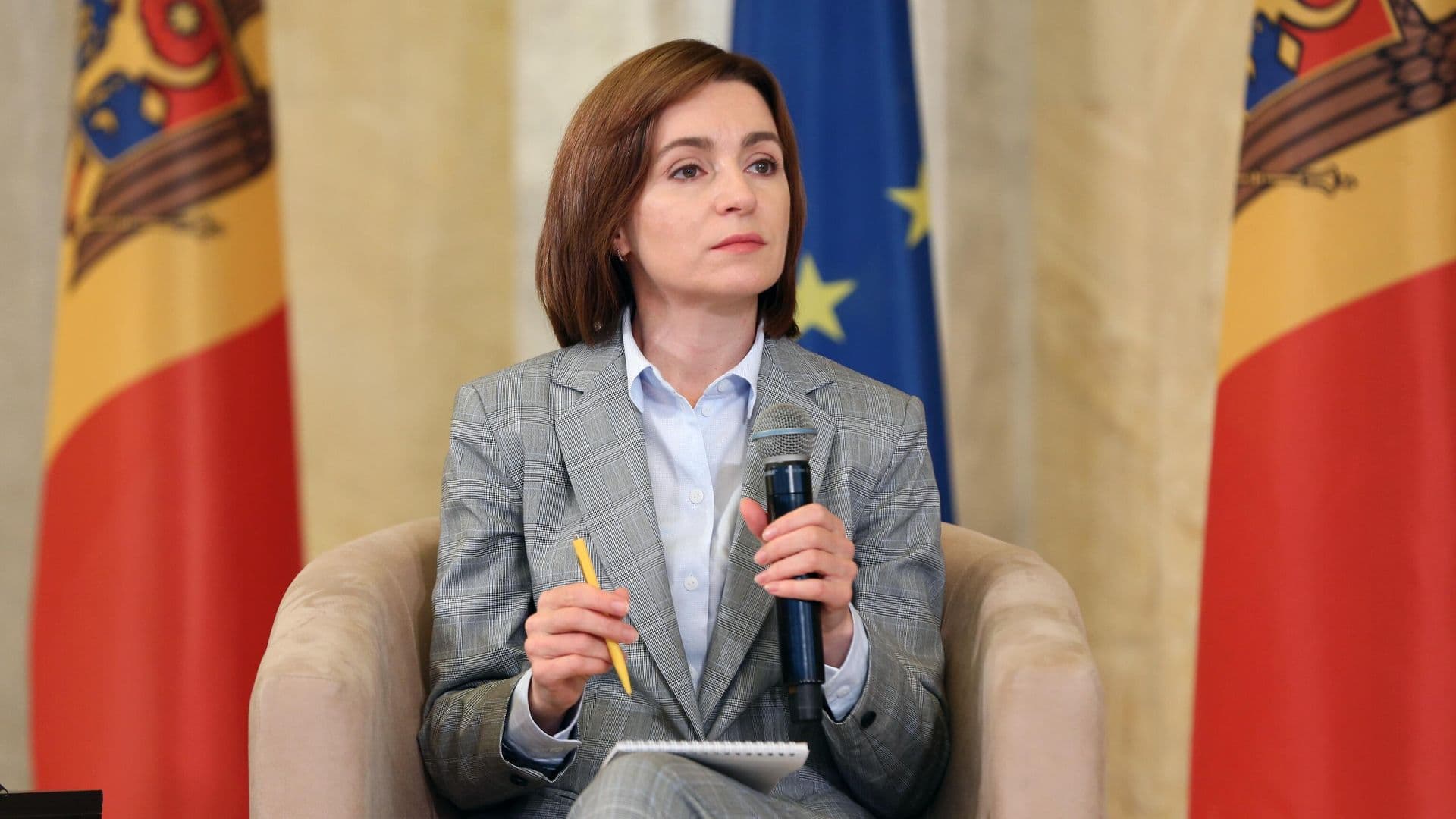 Санду раскритиковала чиновников за приглашение афганской делегации