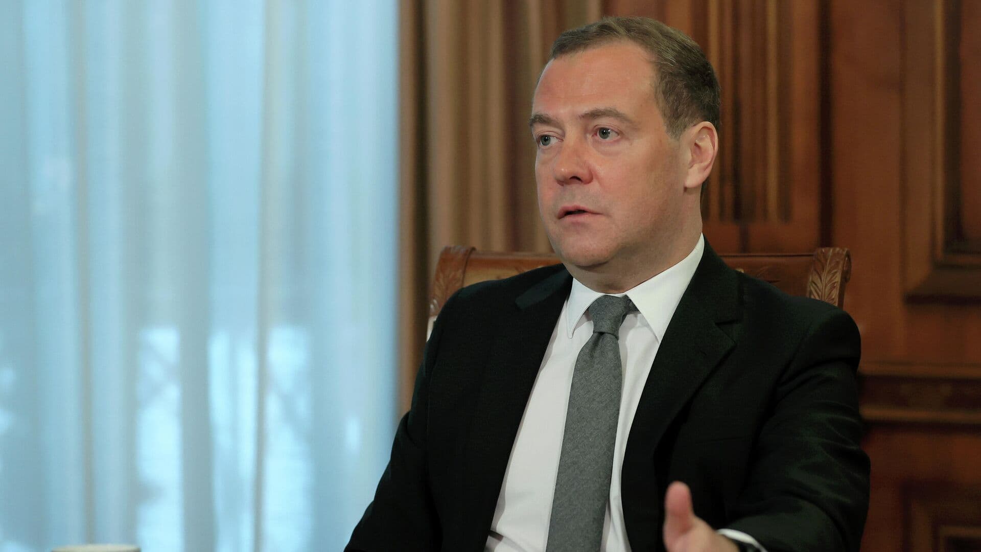 Медведев назвал любимые военные фильмы