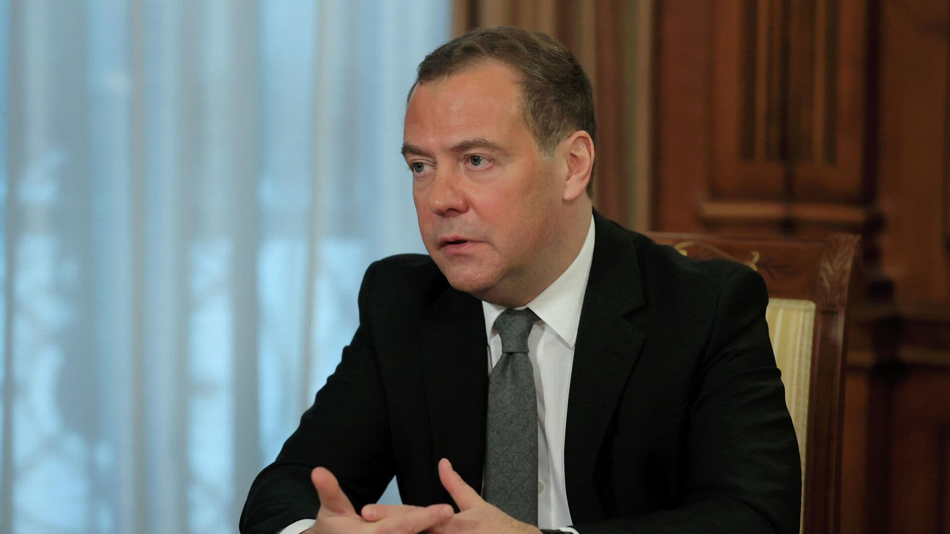 Медведев объяснил, почему России не понадобятся концлагеря для европейцев