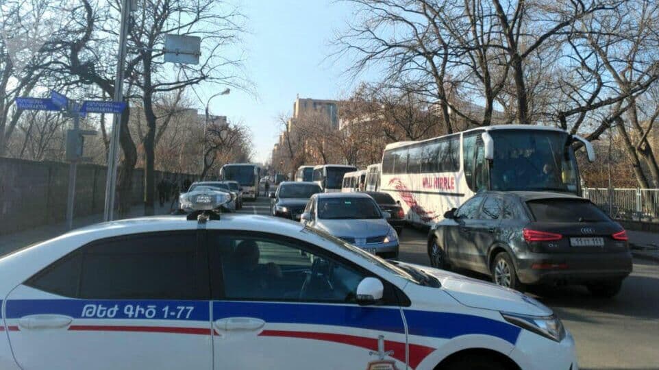 В Ереване задержали 17 сторонников Карапетяна