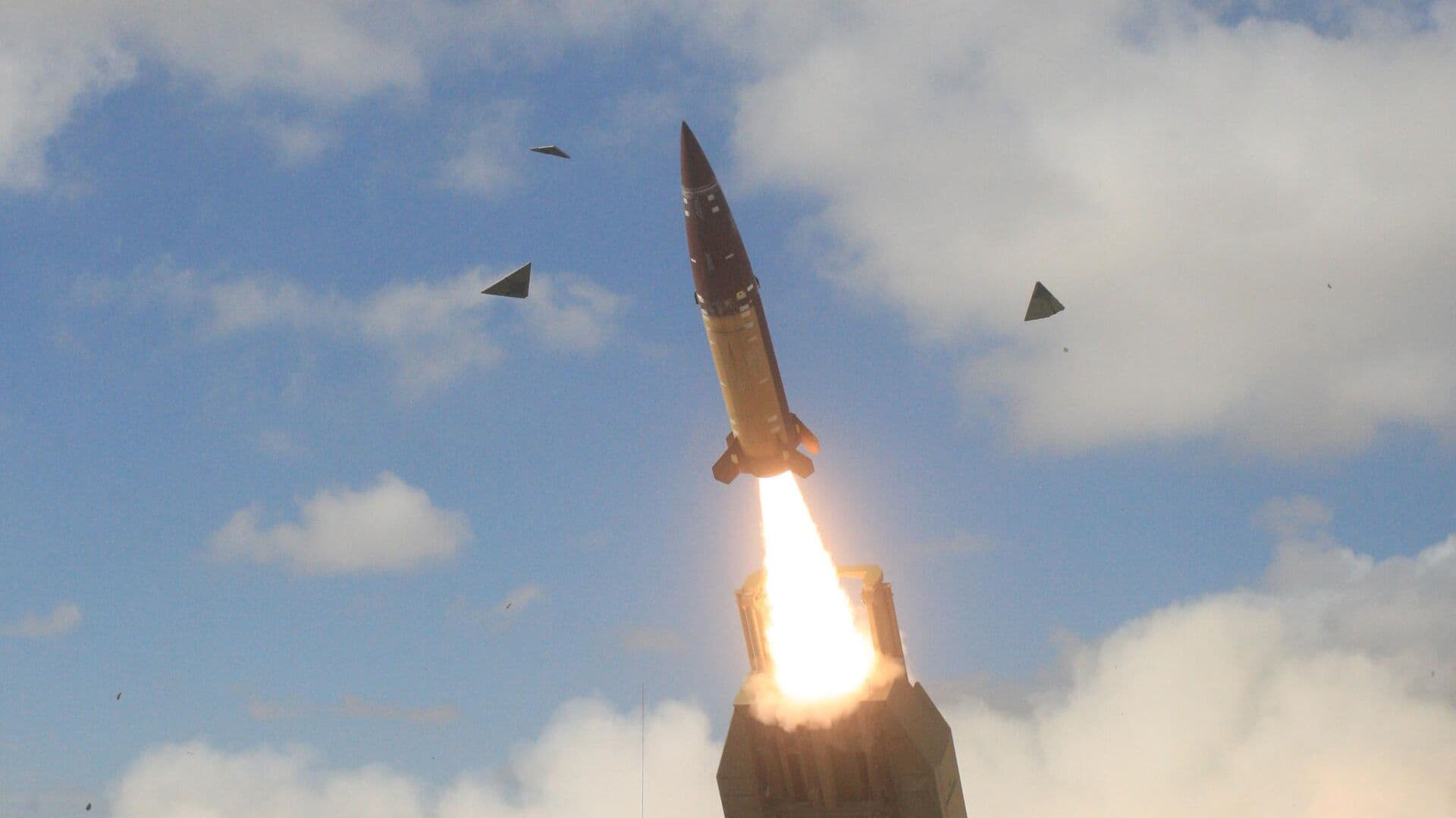 США хотят создать бюджетную гиперзвуковую ракету для HIMARS
