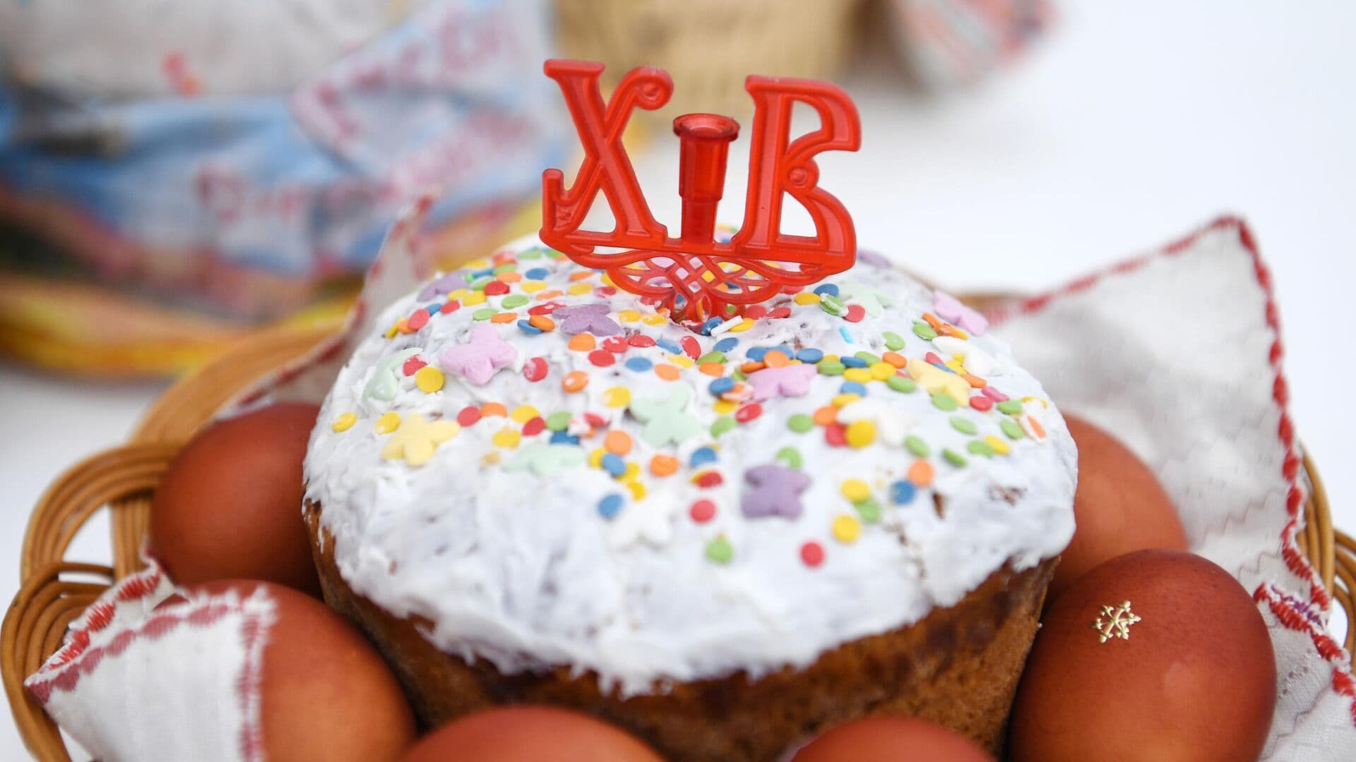 В РПЦ призвали минимизировать изображение икон на выбрасываемых упаковках