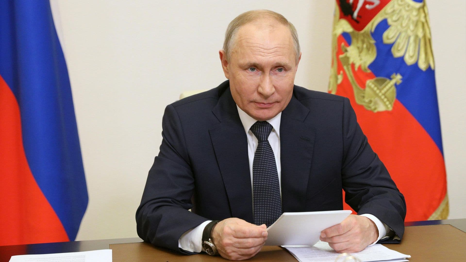 Путин провел оперативное совещание с постоянными членами Совбеза