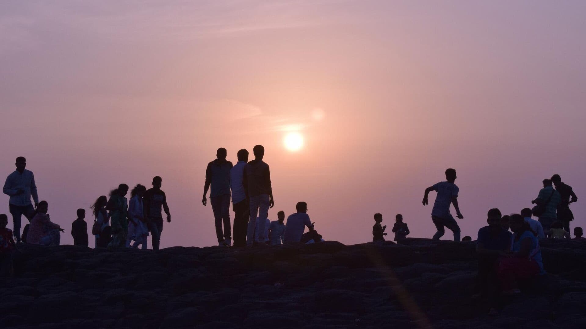 Россияне рассказали, с кем предпочитают отдыхать в отпуске