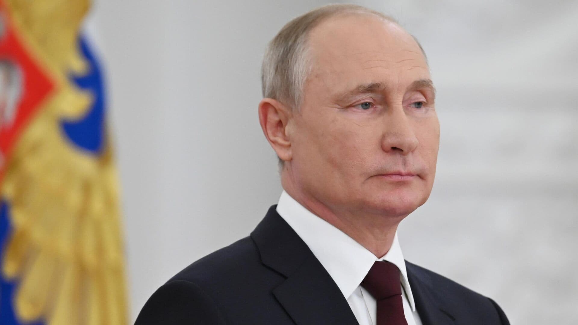 Россия достойно проходит нынешний исторический этап, заявил Путин
