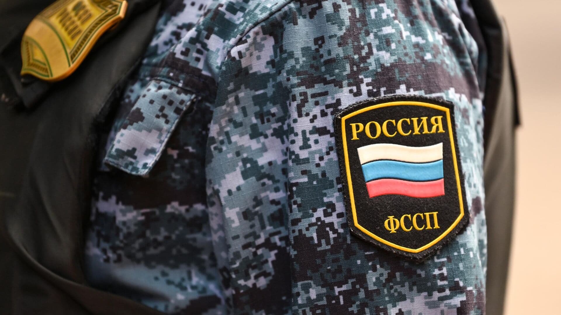 Многодетные семьи-должники могут сохранить единственную машину от ареста