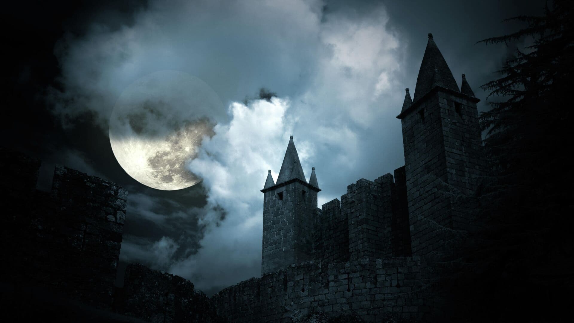 Опрос показал, сколько россиян верят в сверхъестественные силы