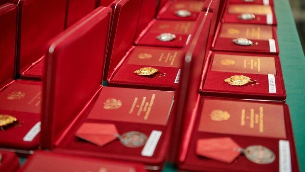 В России предложили заблокировать сайты, торгующие госнаградами