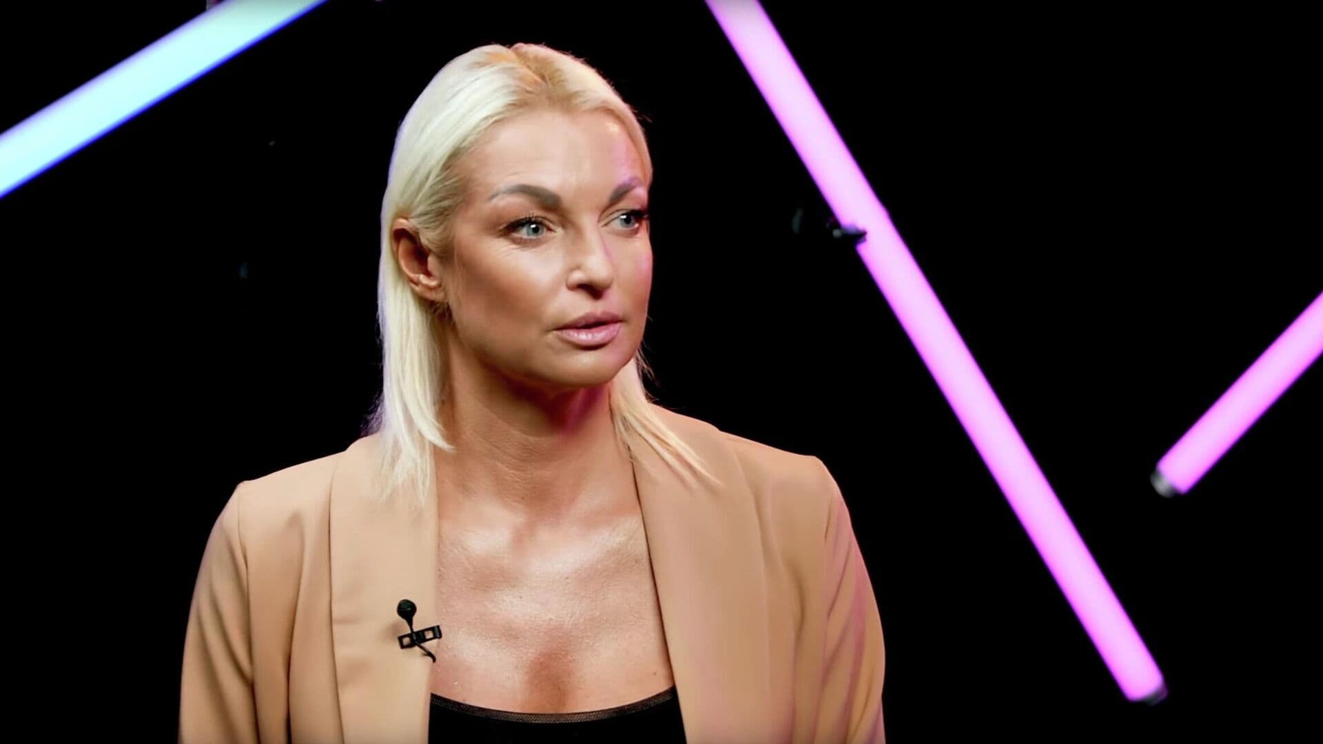 Волочкова прокомментировала отмену выступлений балерины Захаровой в Риме