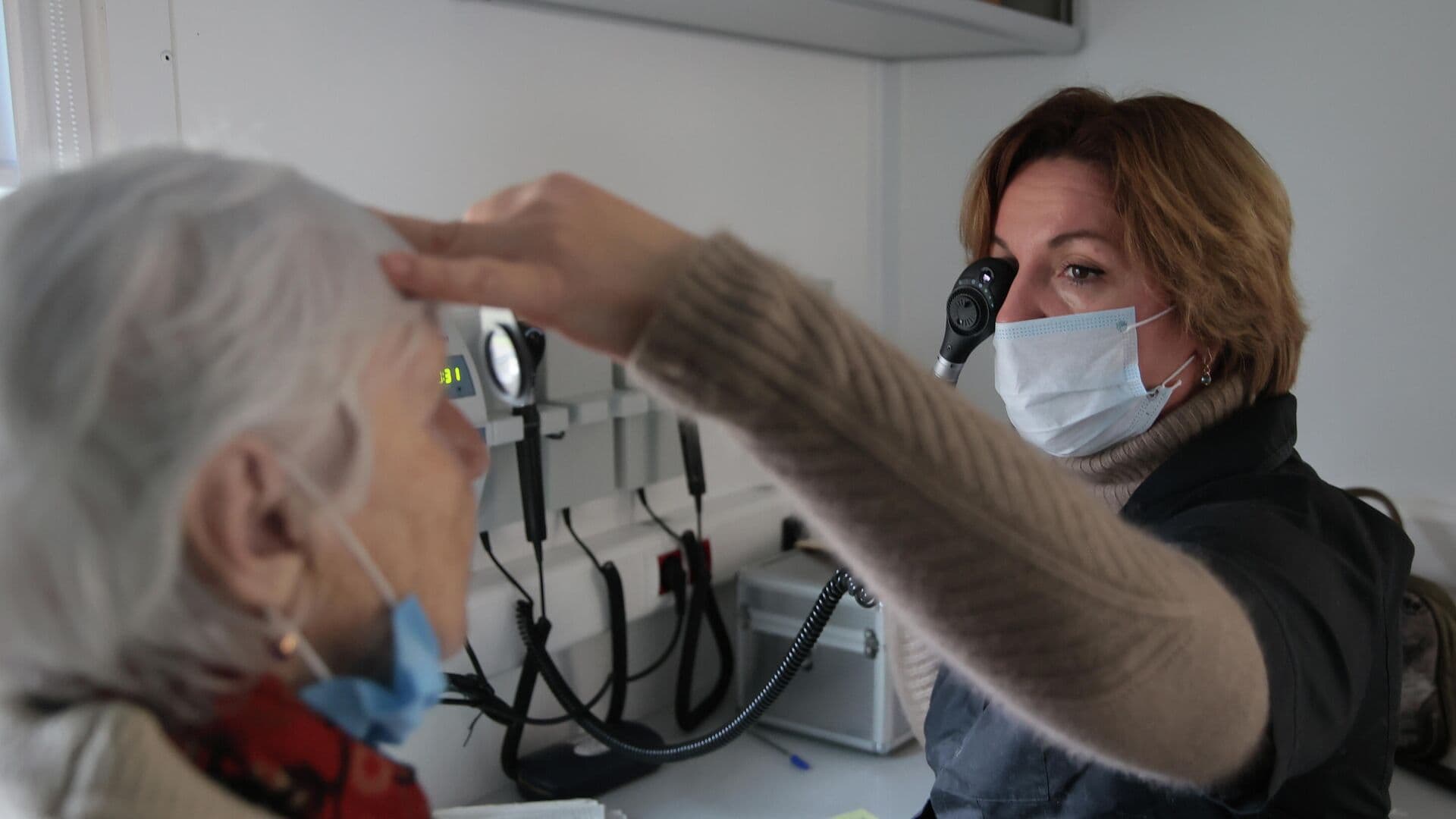 Врач назвала привычки, которые могут привести к слепоте