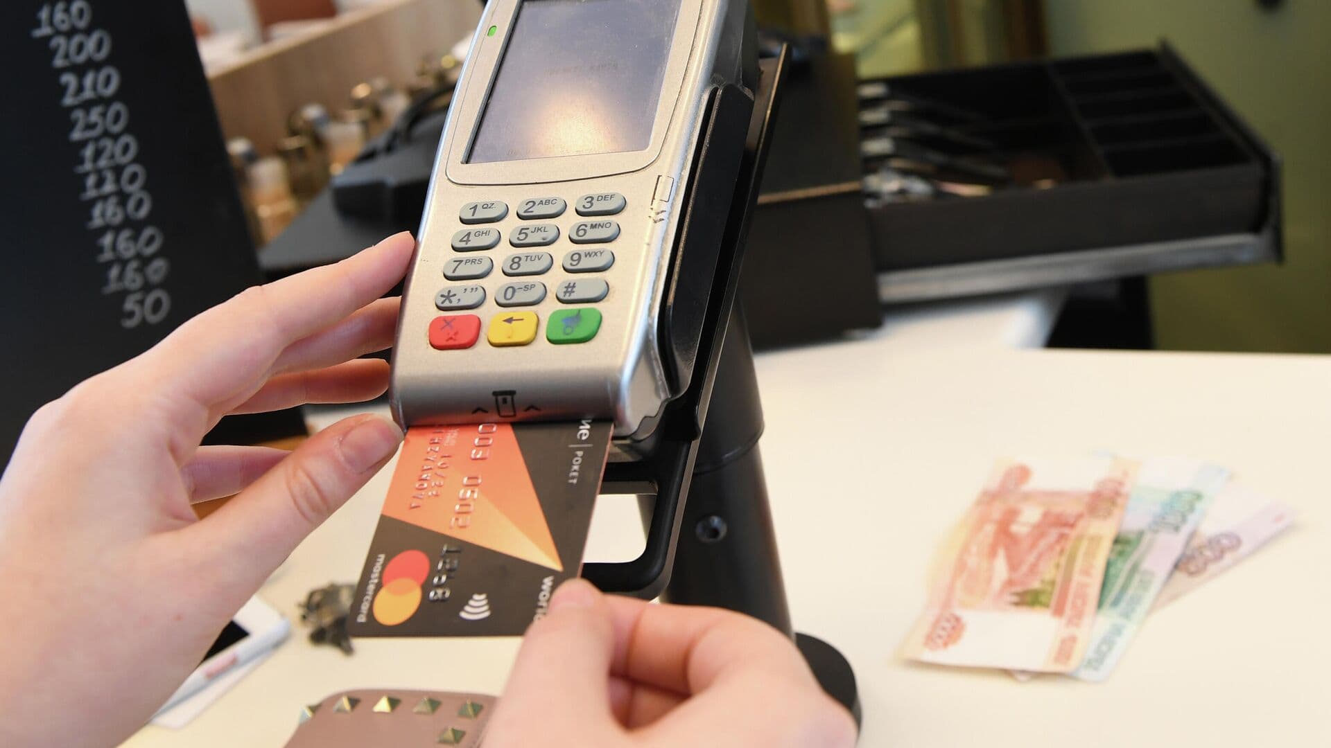 Покупателям в России могут дать право возвращать товар любым способом