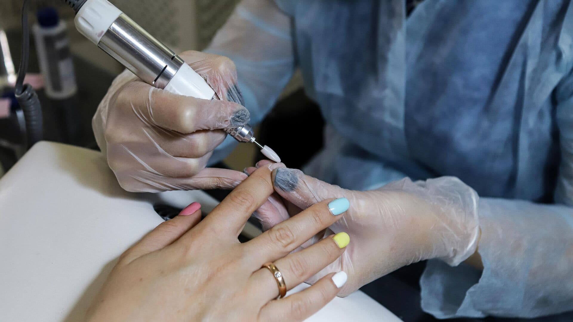 В России с апреля вводят новый ГОСТ на маникюр