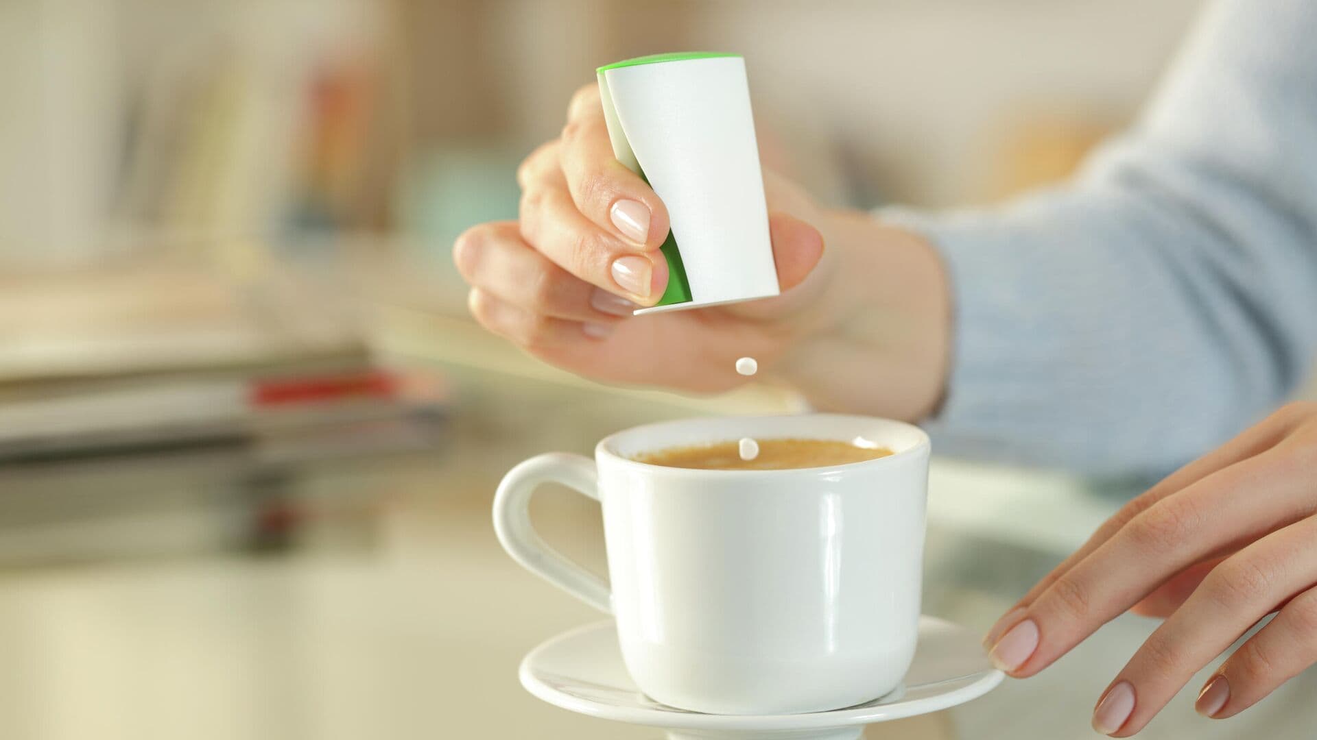 Диетолог рассказала, помогает ли сахарозаменитель похудеть