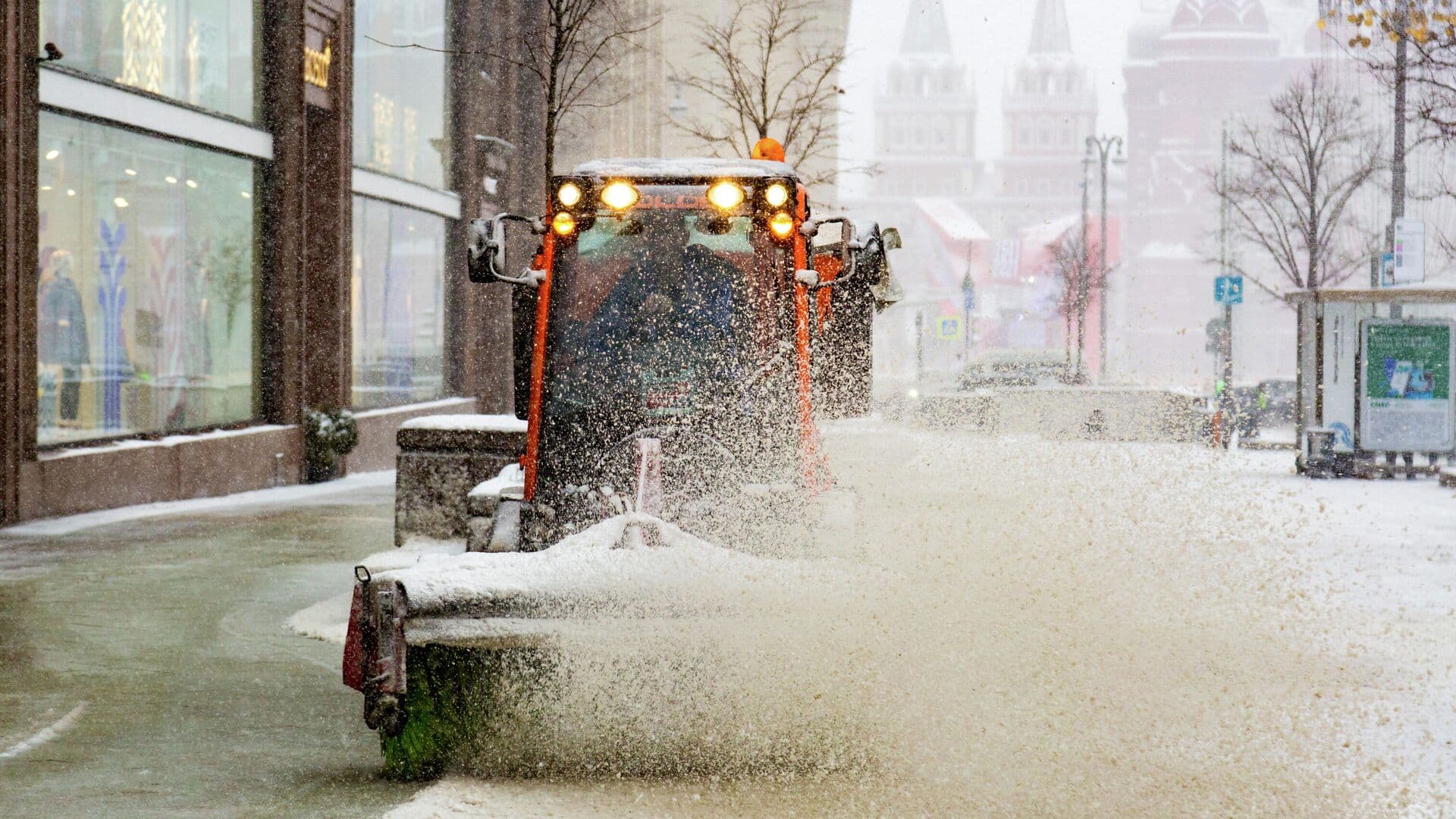 МЧС предупредило о снеге и гололедице в Москве