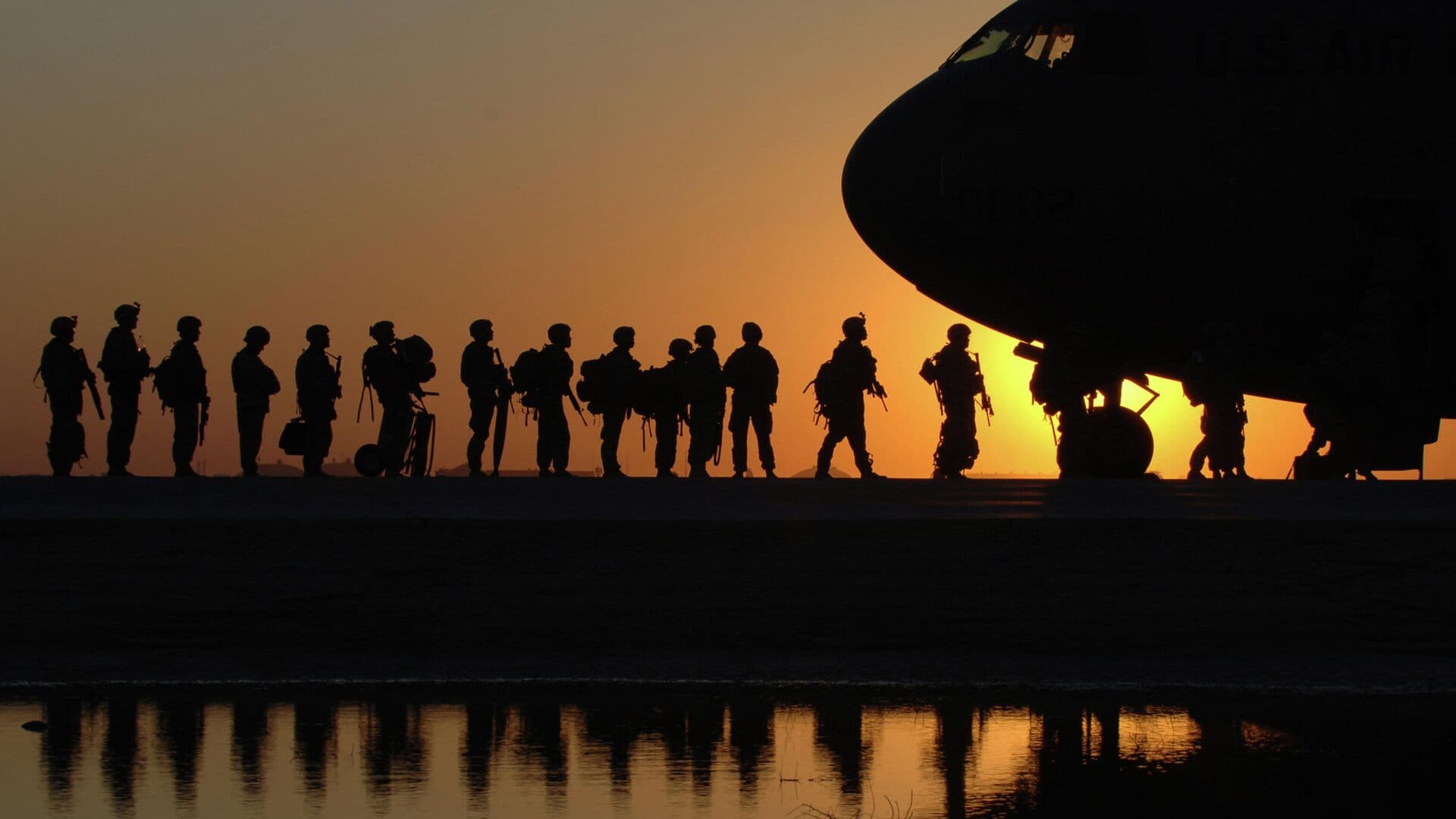 СМИ: база США в Ираке дважды подверглась обстрелам за несколько часов