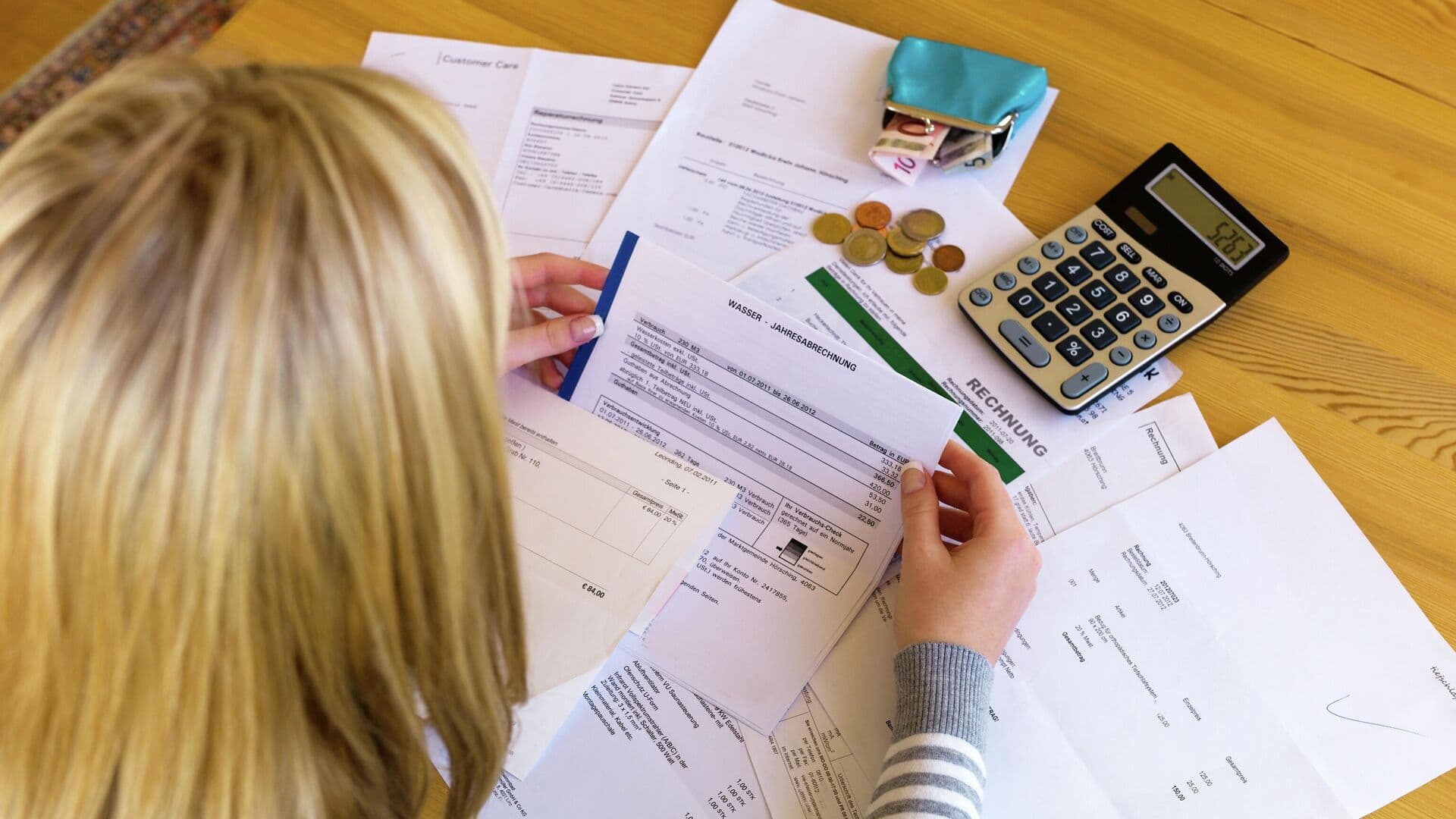 Юрист предупредил об обманных схемах при списании долгов