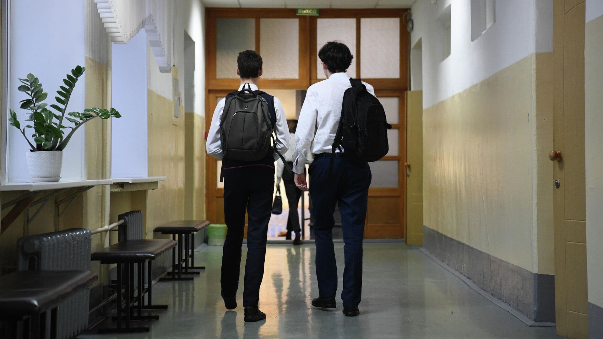 Онищенко оценил перспективы перехода школ на десятилетнее обучение