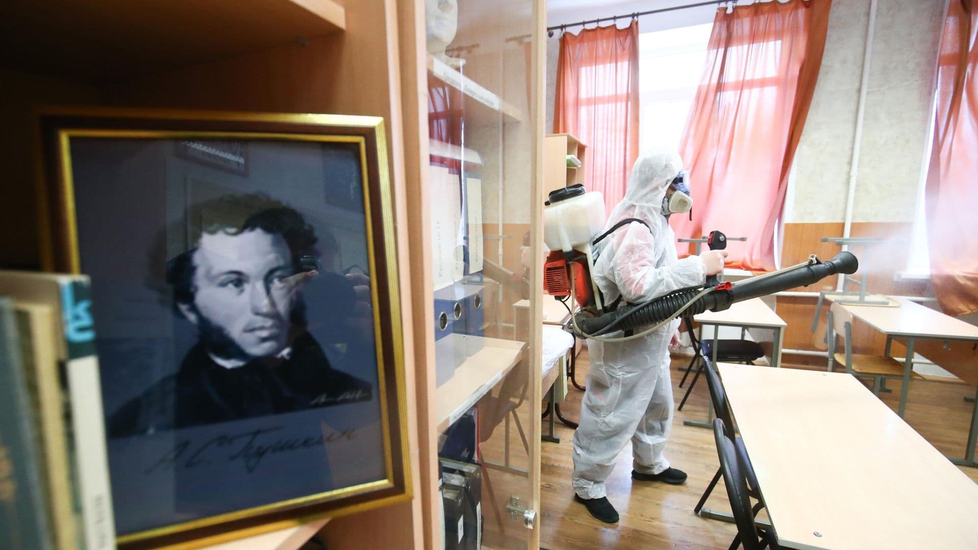 Школам дали рекомендации на случай подъема заболеваемости ОРВИ и COVID-19
