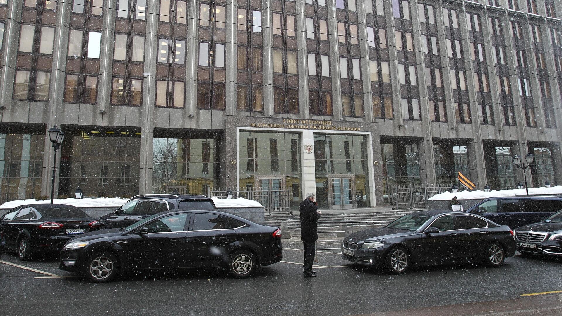 Совфед одобрил закон о выплате на жилье семьям погибших сотрудников СК