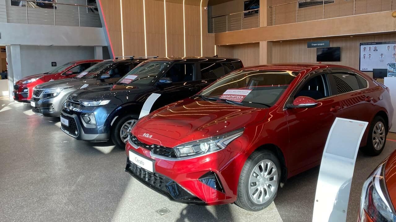 Стало известно, сколько россиян могут купить машину без кредита