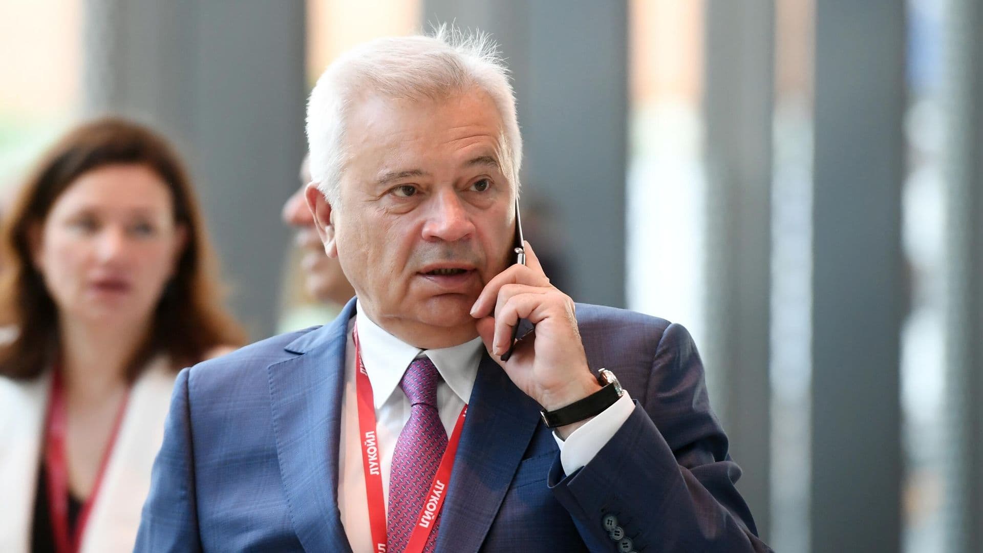 Алекперов рассказал о сроках восстановления НПЗ